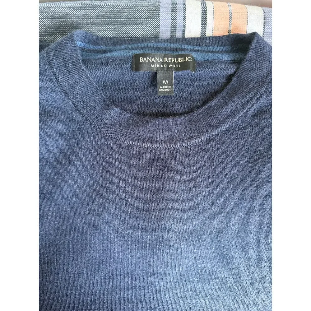 Banana Republic 100% Merino Wool Sweater Men's Medium Navy Blue Crewneck